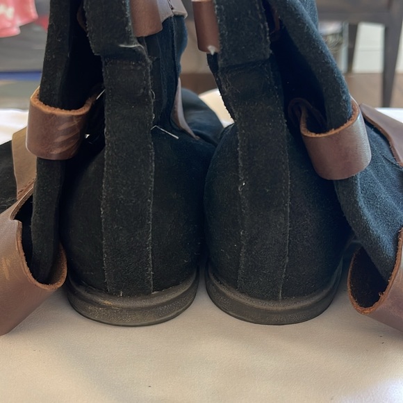 otot Suede Boots with Straps Black/Brown Size 9 EUC - Picture 9 of 12